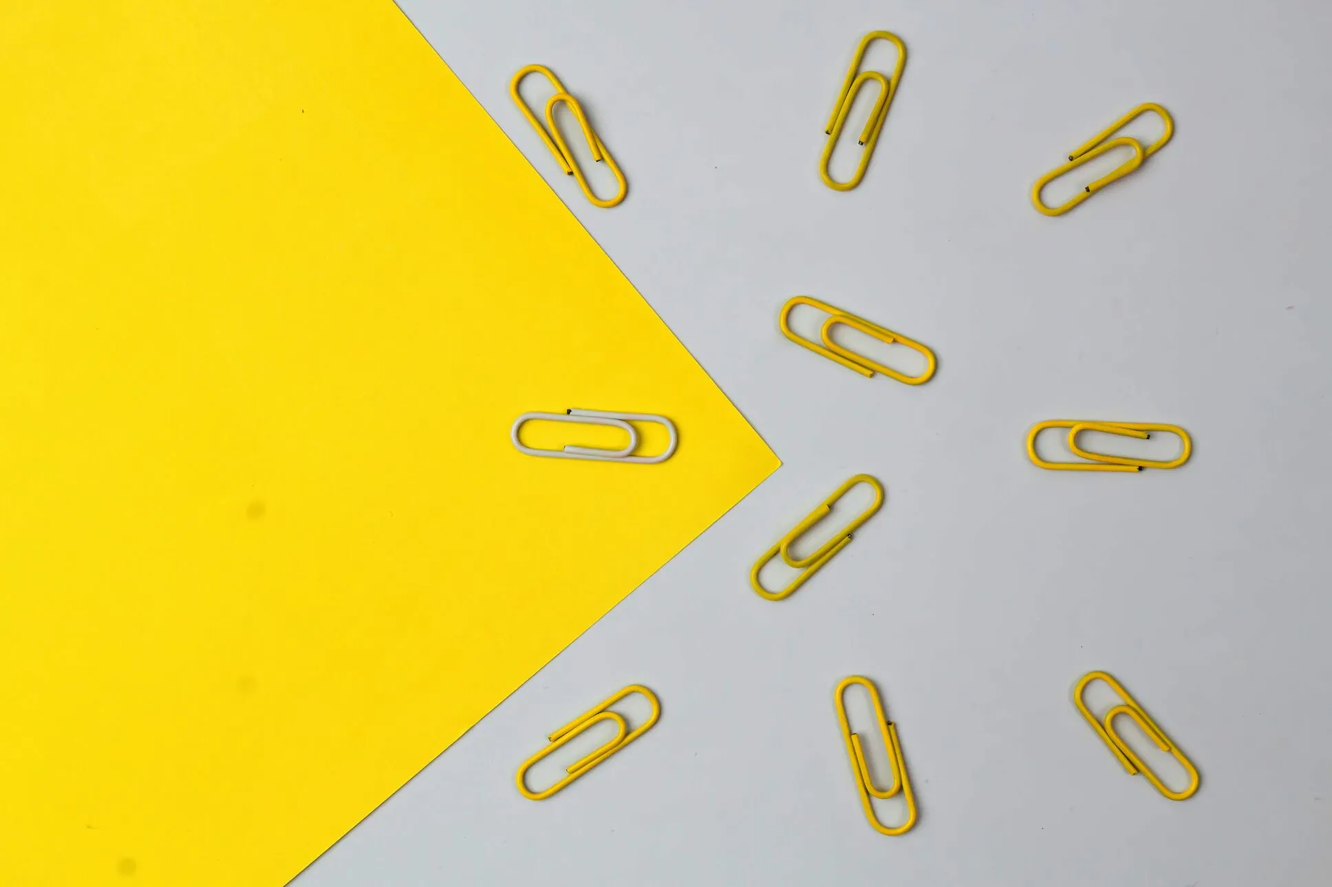 Power Automate: How to generate an URL to an email?